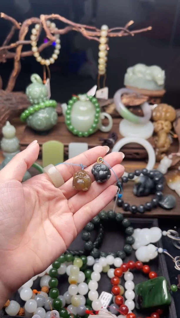 和田玉未镶嵌吊坠(不含链)多产地 仓鼠有瑕疵多样性发一