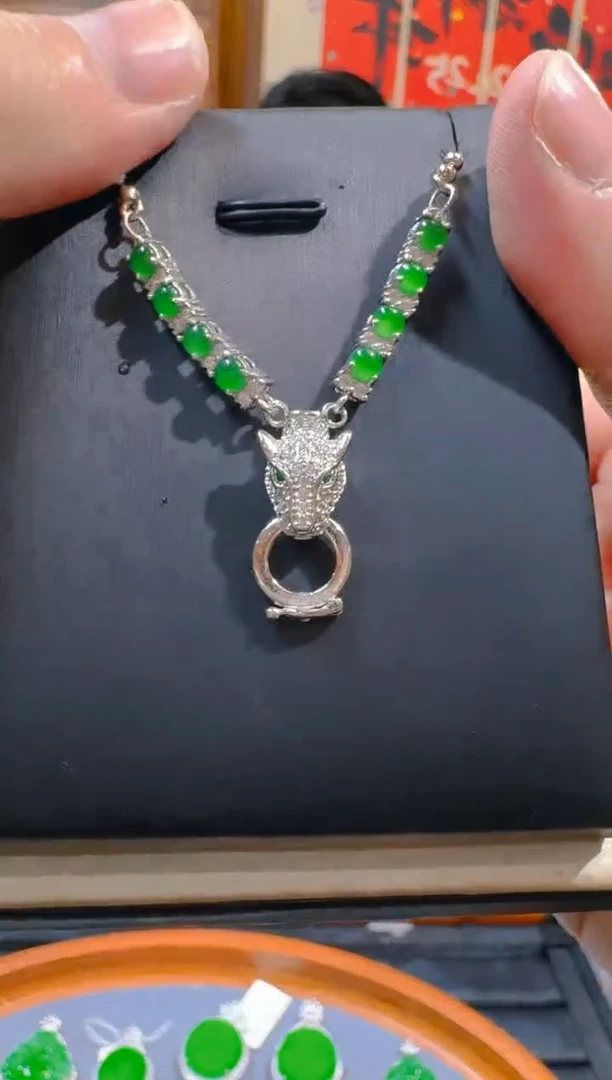 翡翠未镶嵌颈饰天然a货翡翠