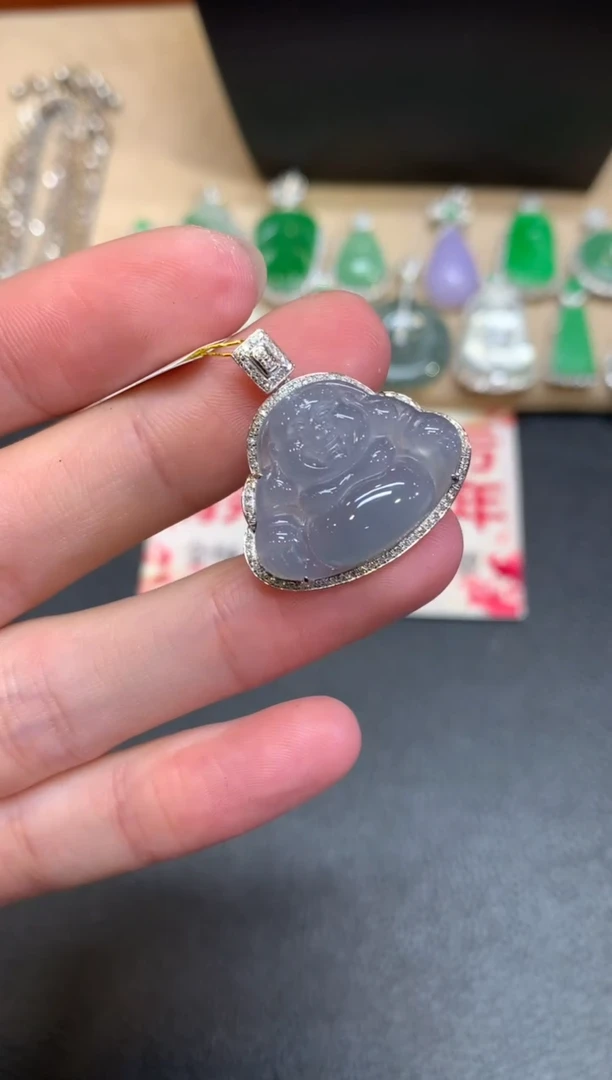 【闪购商品】翡翠颈饰18K金镶嵌佛公【无服务费】