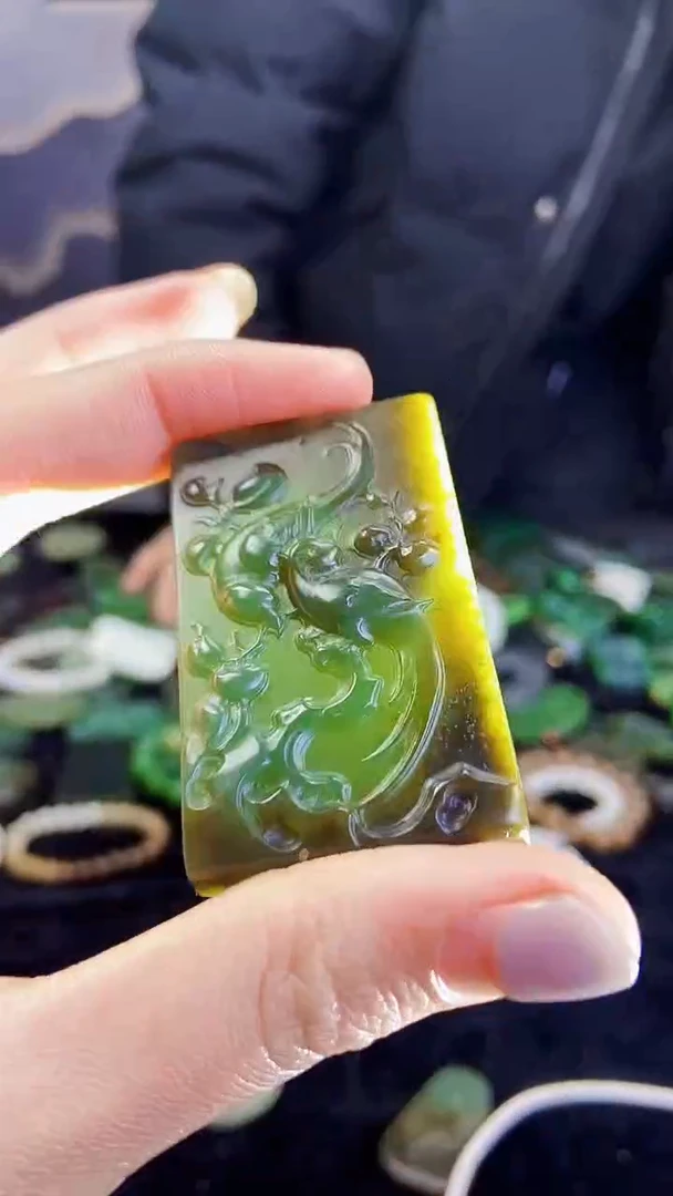 颈饰未镶嵌和田玉1