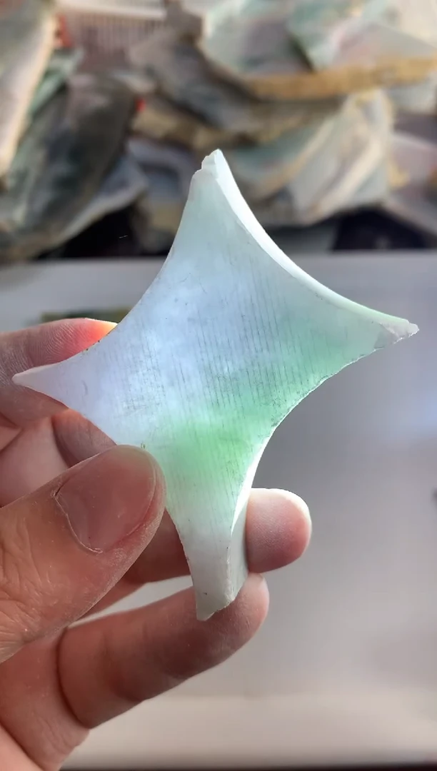 翡翠未镶嵌颈饰0东0翡翠珠宝927