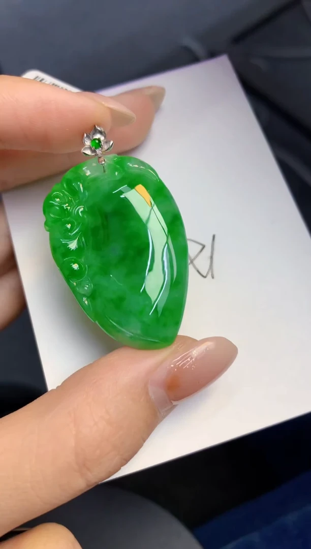 颈饰18K金镶嵌翡翠天然缅甸a货翡翠百元以上9元证书费自理