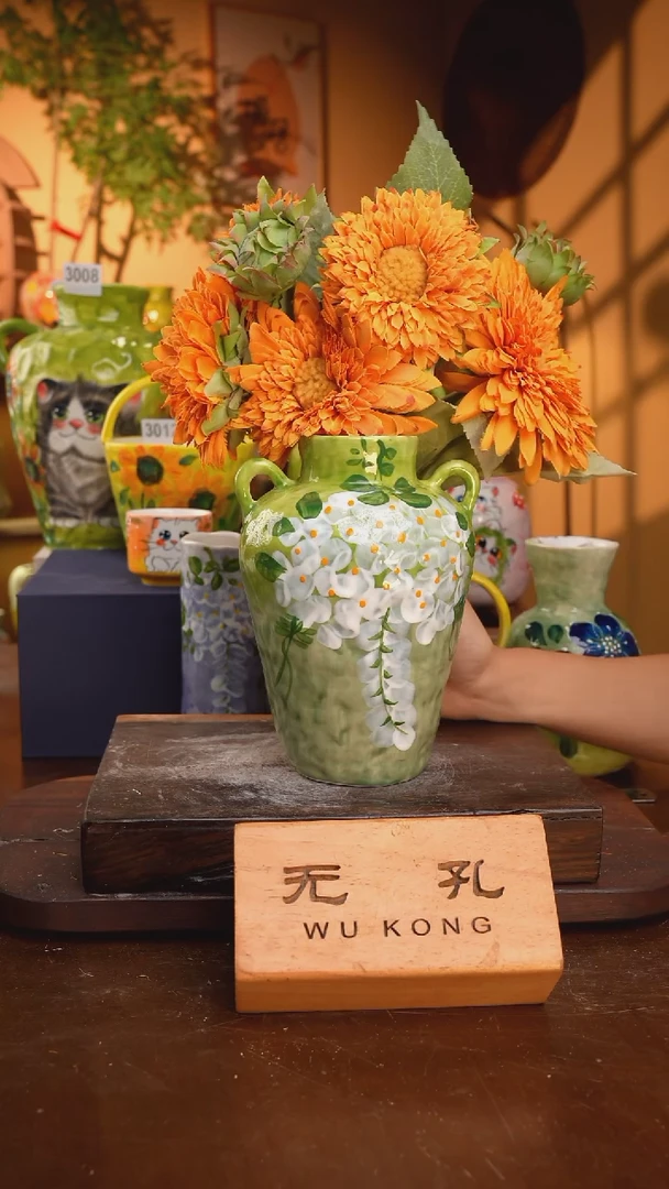 摆件5-143口径8高度21 1-2误差手工手绘有些许色差 完美慎拍
