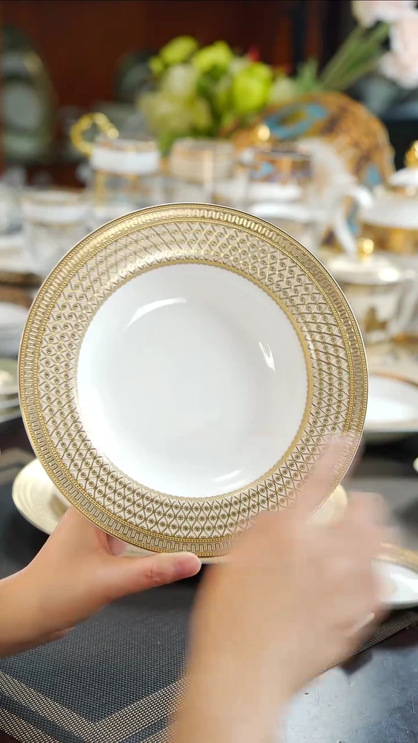 瓷片8.5英寸草帽盘1个