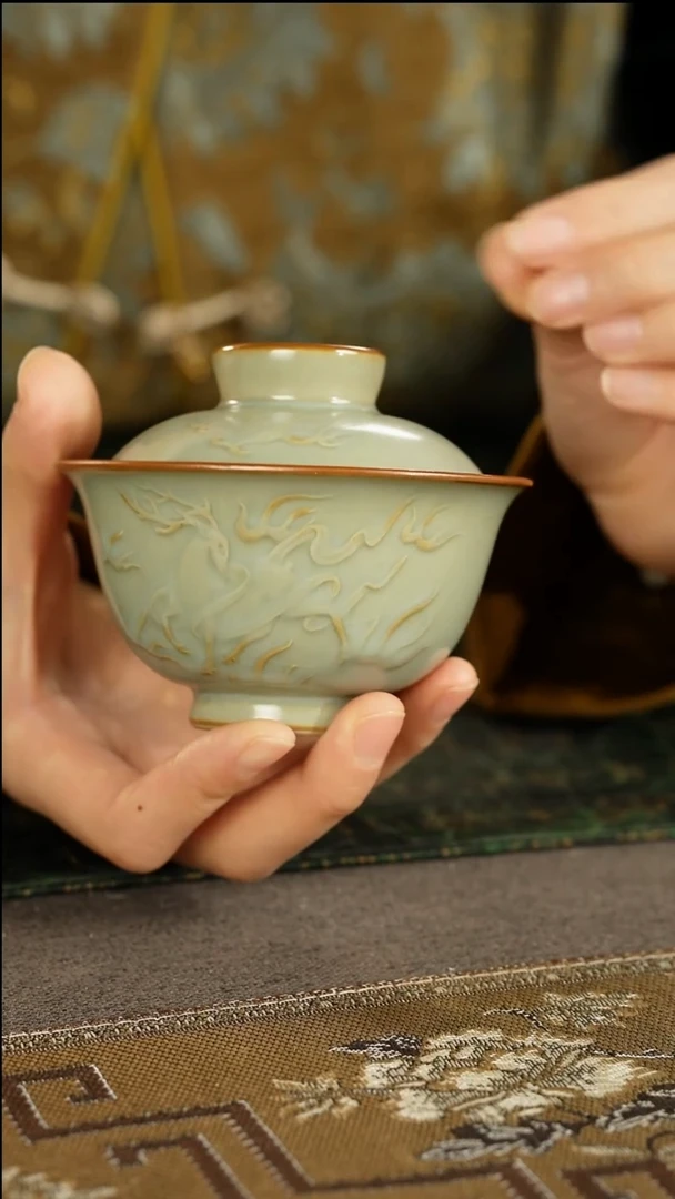 善窑厂汝窑粉青雕刻盖碗