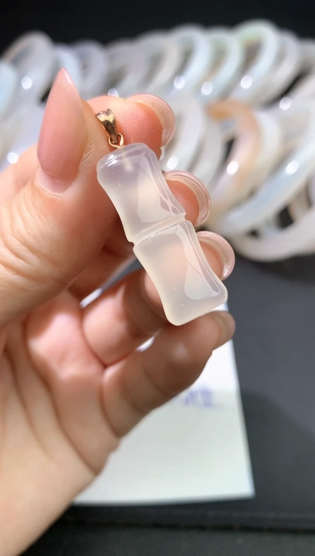 未镶嵌颈饰玛瑙/玉髓吊坠