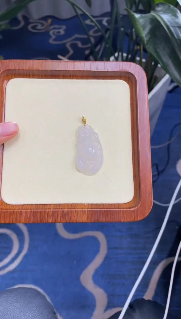 颈饰18K金镶嵌翡翠9952*9****