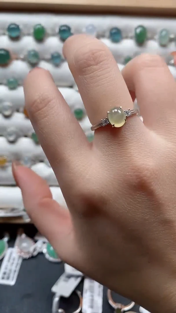 【闪购商品】翡翠戒指银S925镶嵌一物一证一礼盒