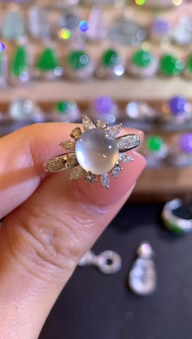 18K金镶嵌戒指翡翠a82