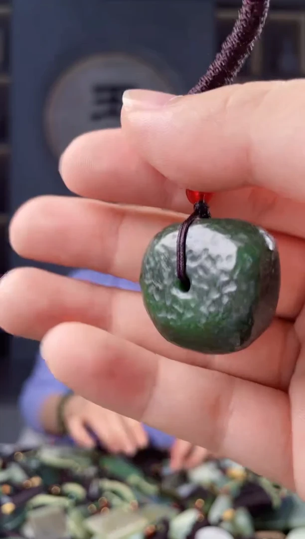 颈饰未镶嵌和田玉拍一发一，多样性发货