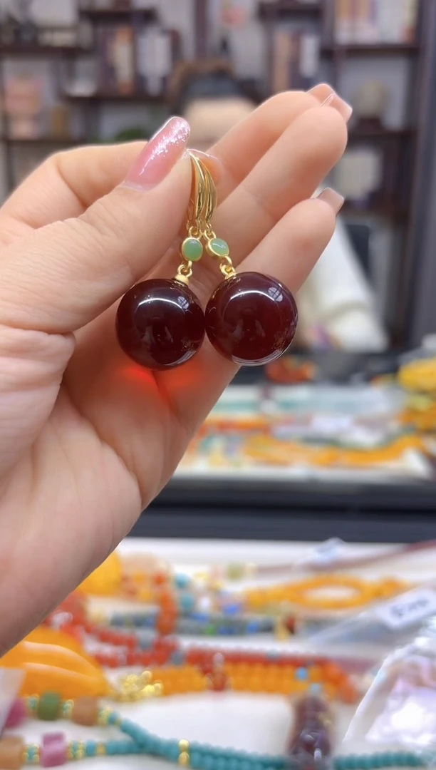 【闪购商品】血珀耳饰14K金镶嵌耳勾E706