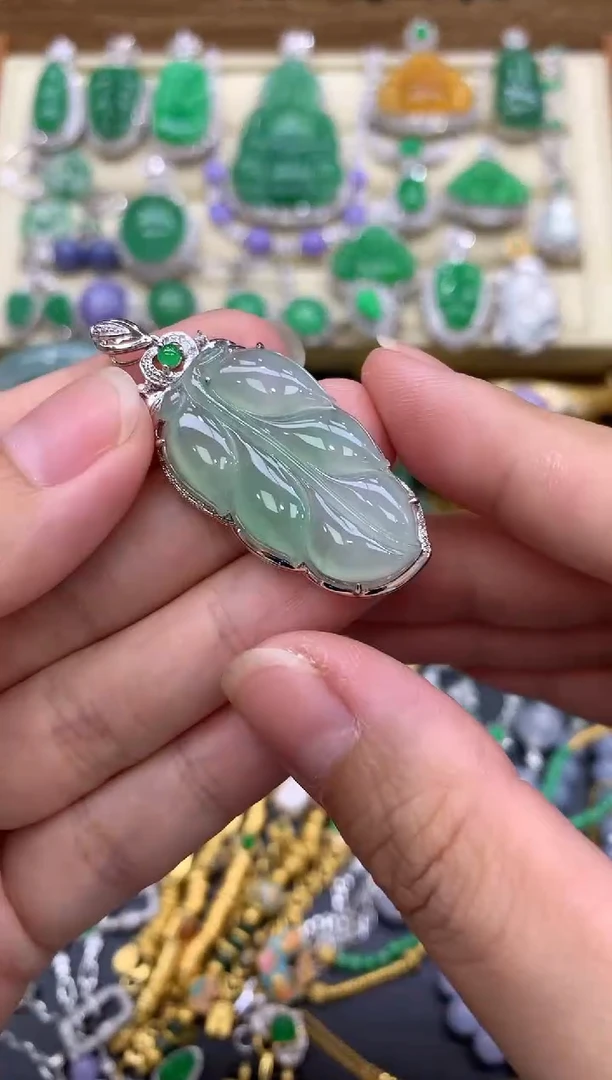 翡翠18K金镶嵌颈饰373-中国好珍宝