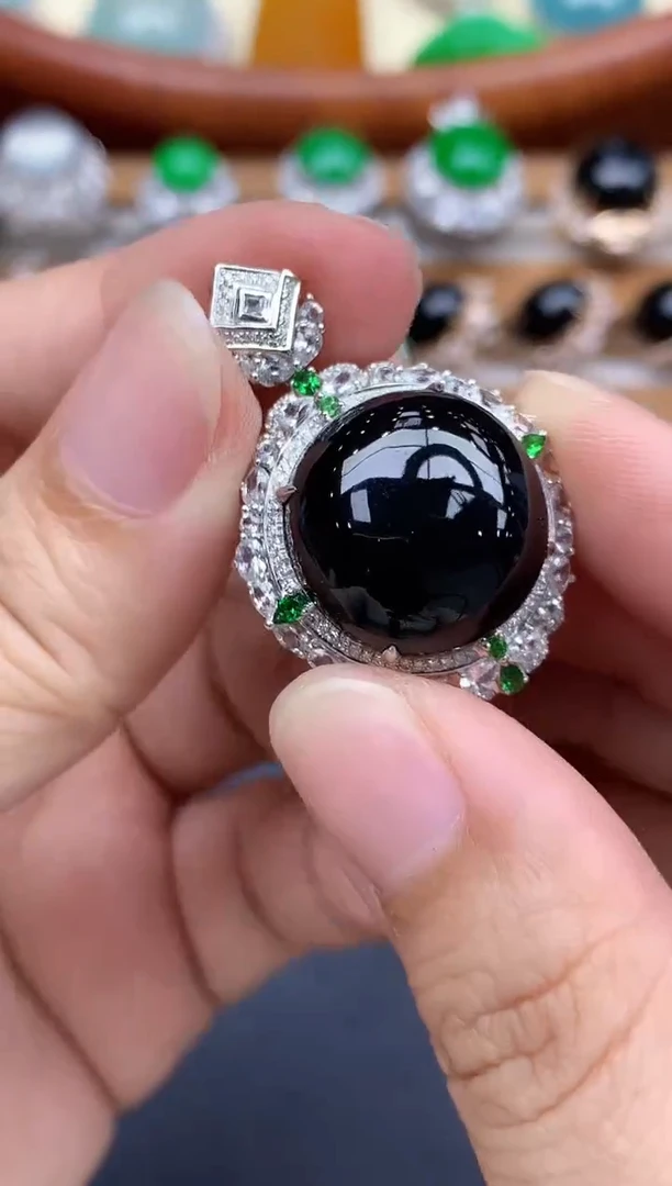 颈饰18K金镶嵌翡翠392-中国好珍宝