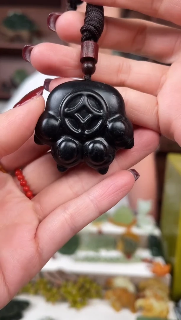 未镶嵌蛇纹石玉颈饰·