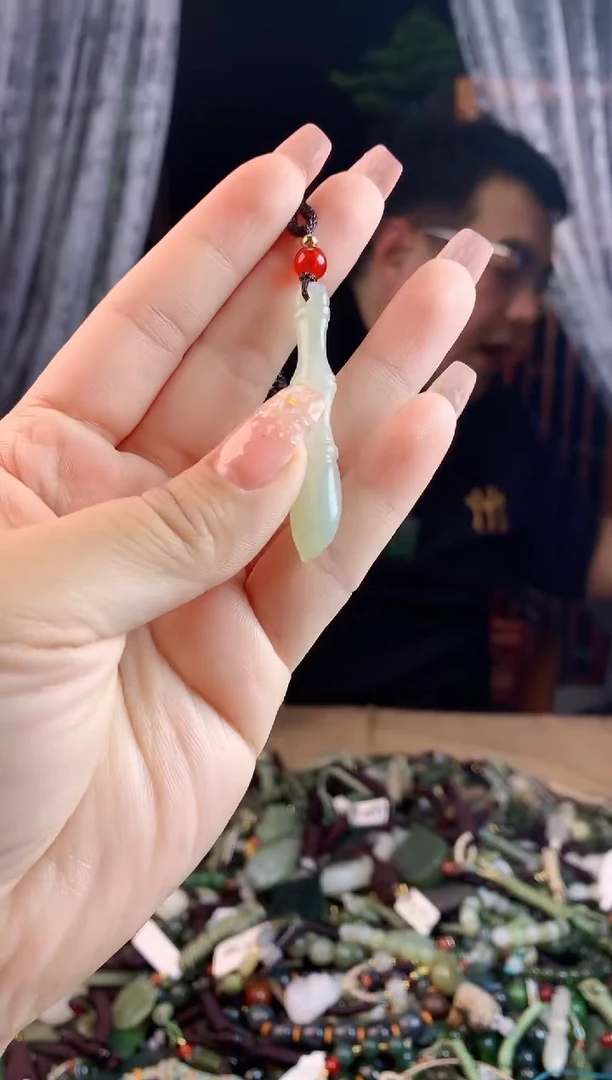 【闪购商品】和田玉挂件未镶嵌多样性发一