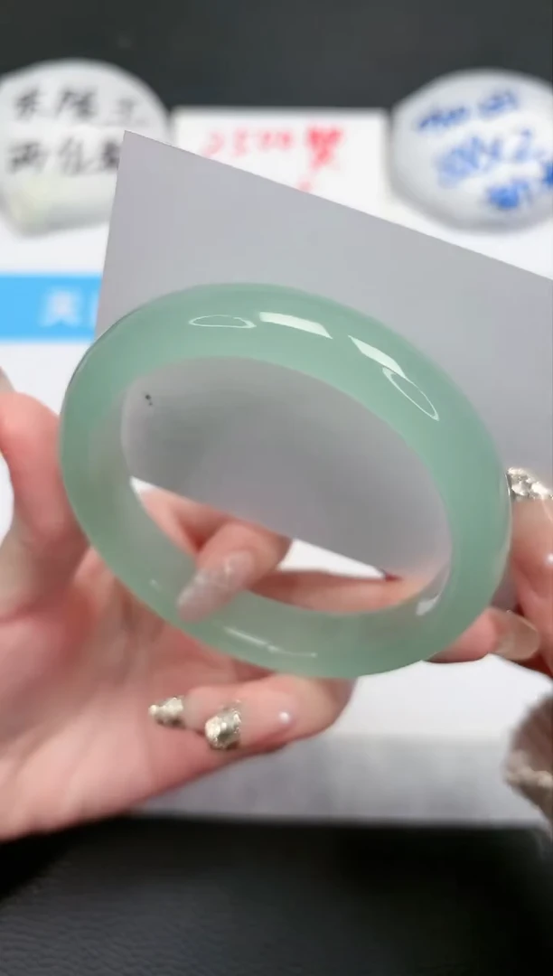 【闪购商品】石英质玉手镯未镶嵌37-62.2