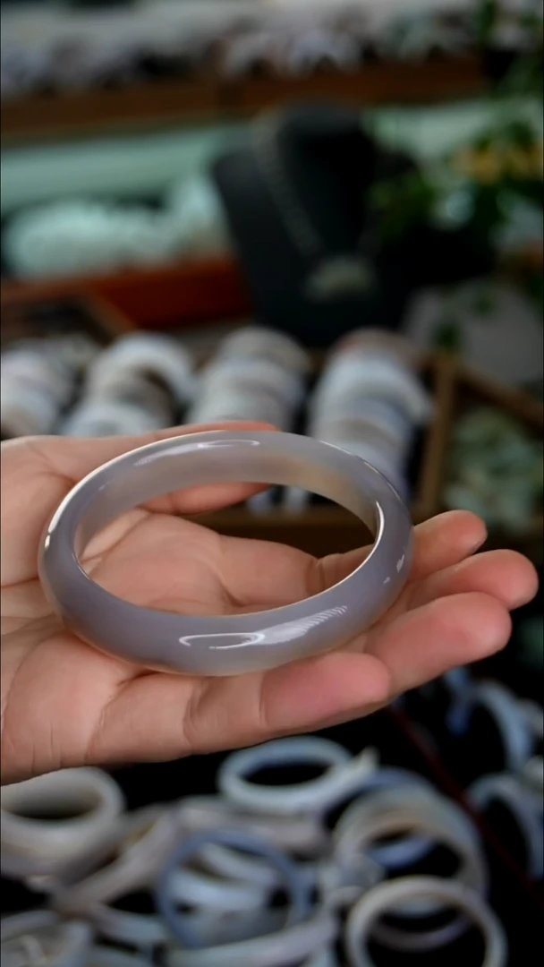 未镶嵌镯子玛瑙/玉髓3.1   60.9