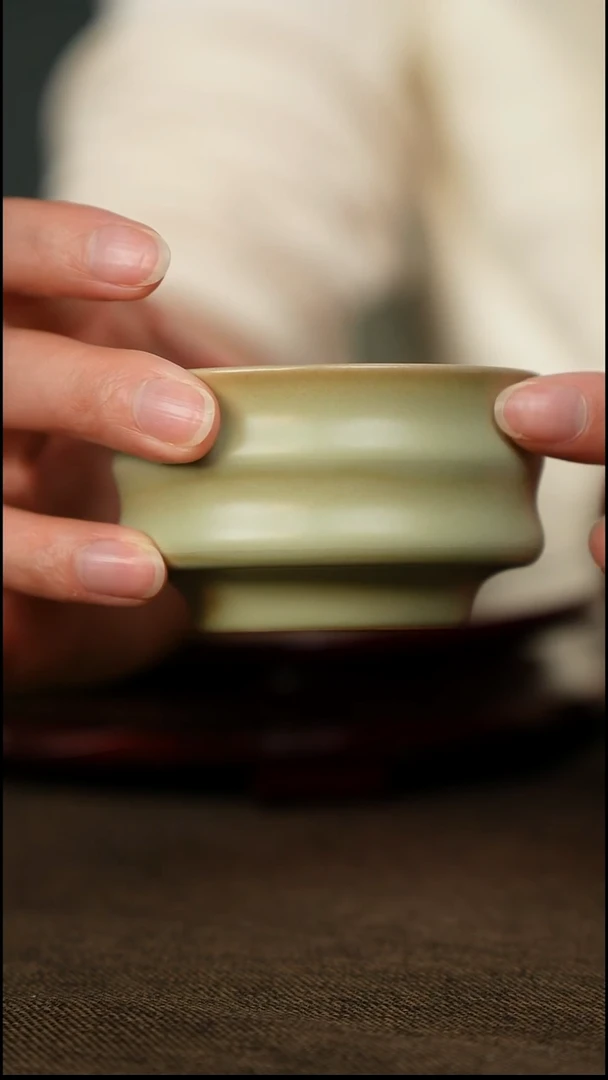 粉青 竹节杯 带底款
