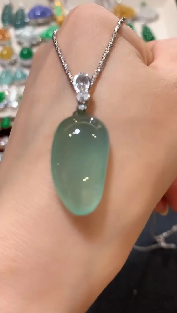 吊坠(不含链)18K金镶嵌翡翠m41