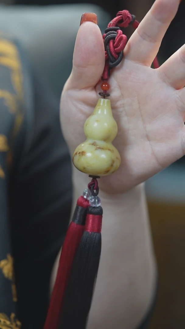 未镶嵌岫玉车挂葫芦