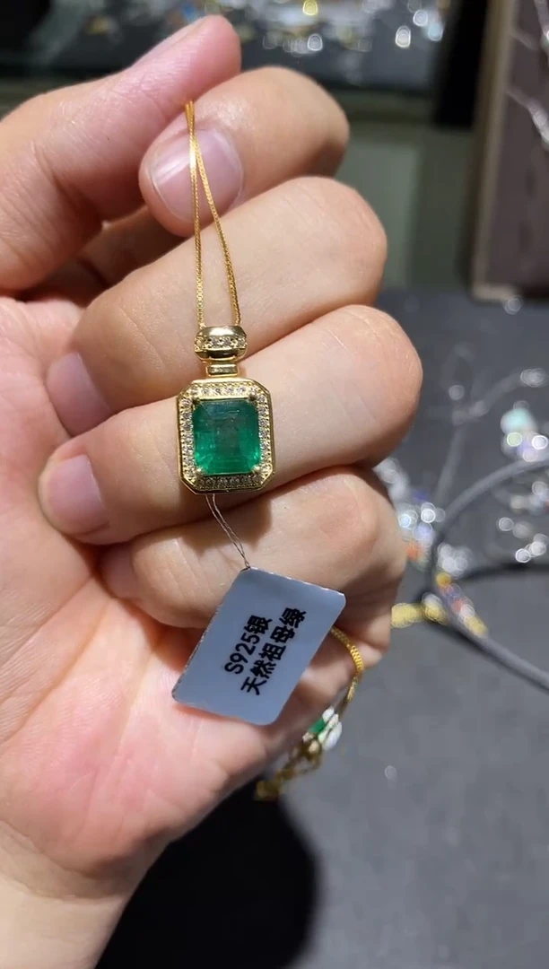 颈饰银S925镶嵌祖母绿吊坠