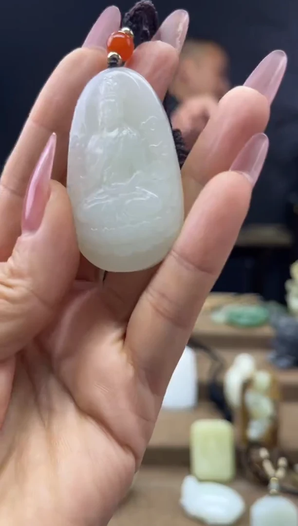 颈饰未镶嵌和田玉1