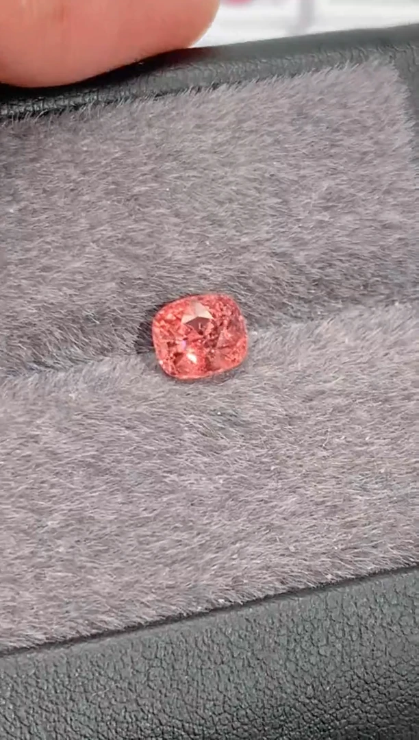 裸石未镶嵌尖晶石1.73