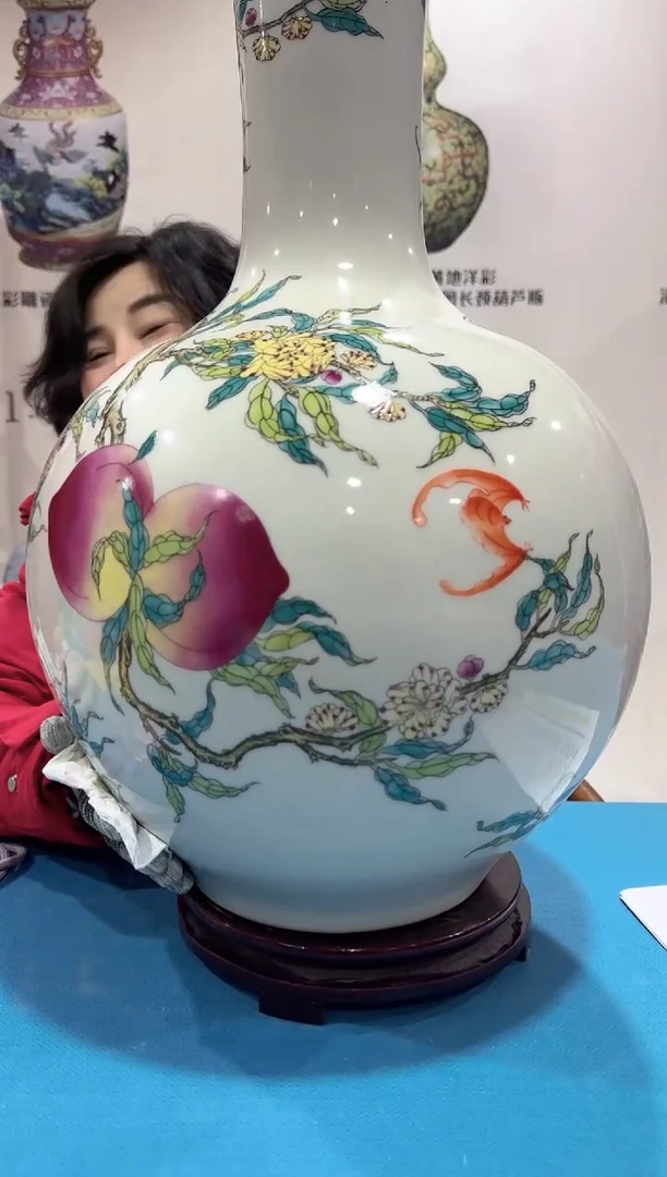 【闪购商品】瓷片九桃五福寿桃天球瓶XD
