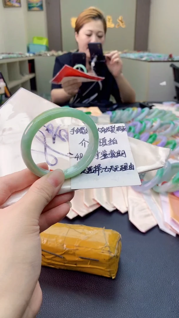 翡翠手镯未镶嵌0516079166