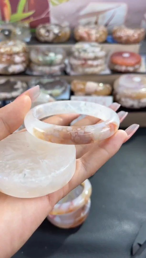 未镶嵌手镯石英质玉58