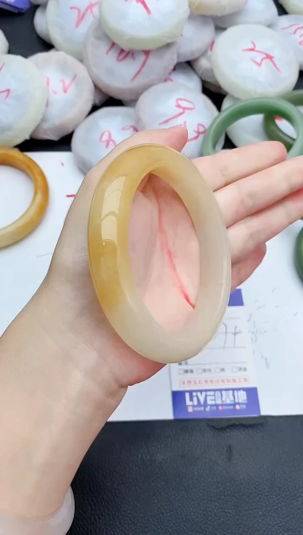 石英质玉手镯未镶嵌300+67