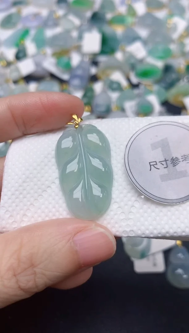 颈饰18K金镶嵌翡翠天然缅甸A货翡翠