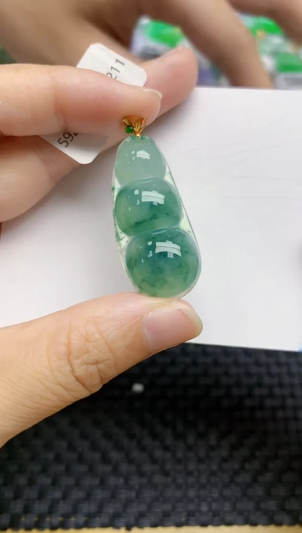 翡翠18K金镶嵌颈饰天然A货翡翠