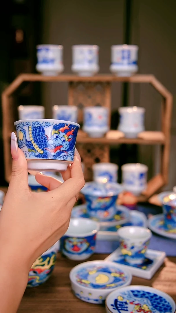 影青兴隆大马蹄杯