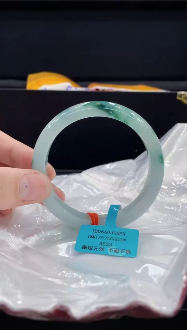 未镶嵌手镯翡翠翡翠手镯