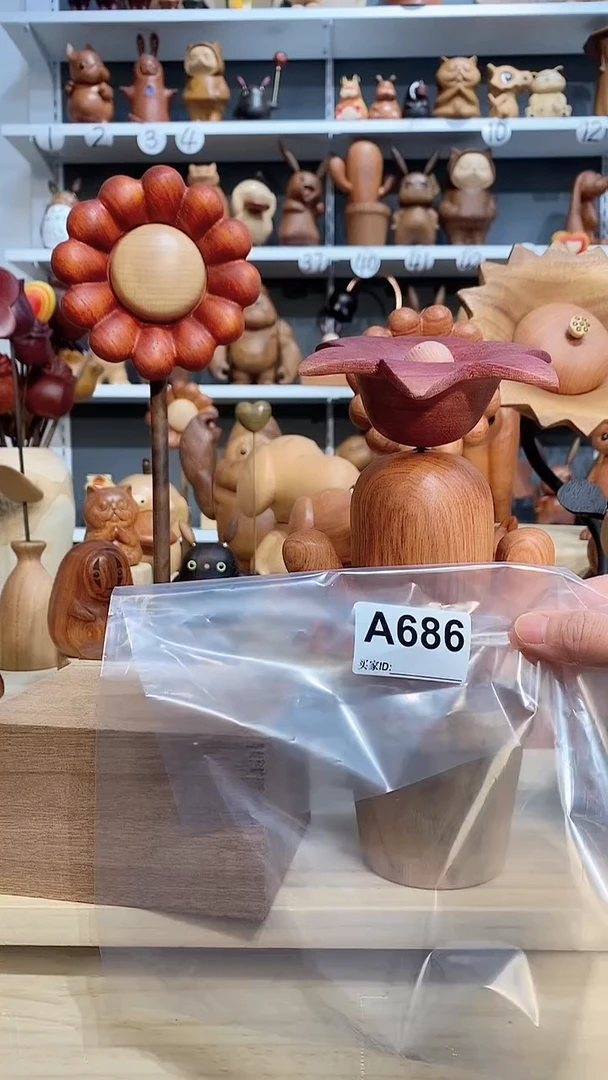 【闪购商品】木木雕摆件可爱卡通