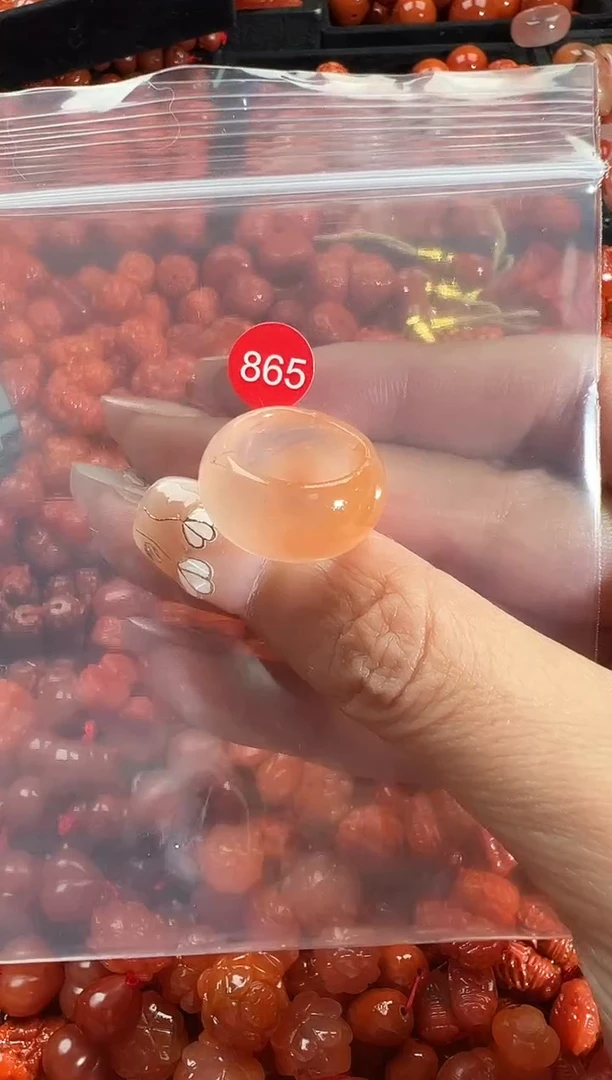 颈饰未镶嵌南红玛瑙1