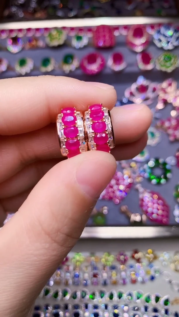 银S925镶嵌耳饰红宝石....