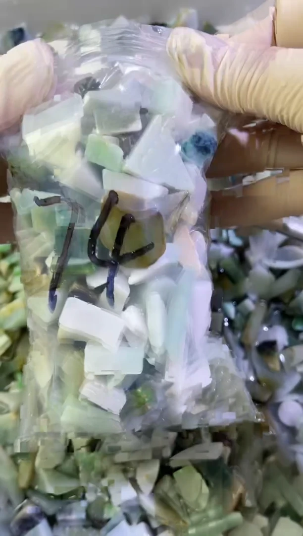 【闪购商品】翡翠颈饰未镶嵌天然翡翠小号500克74