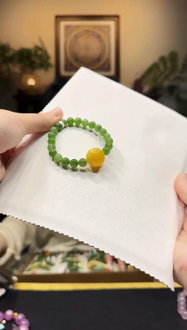 未镶嵌手链和田玉（碧玉）手链