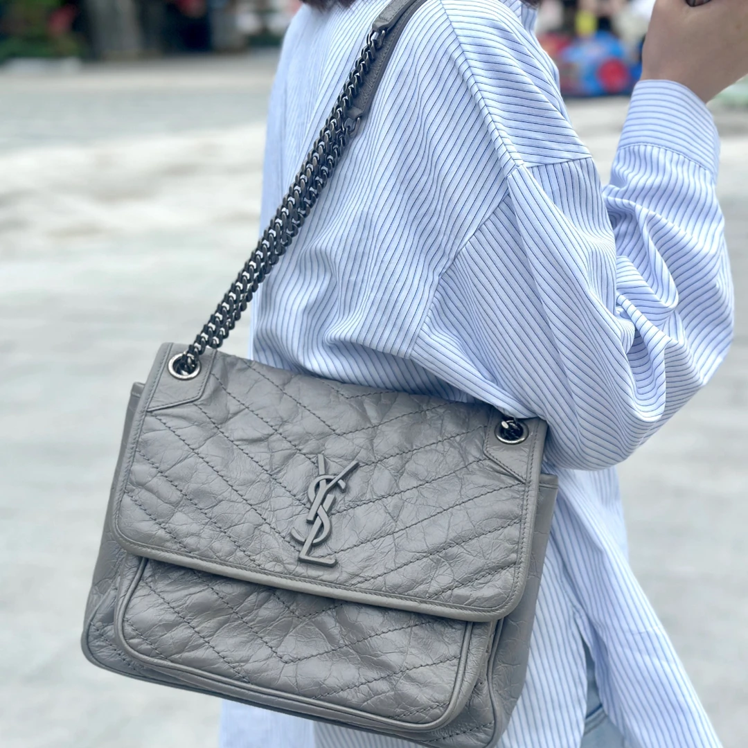 99新 YSL/圣罗兰 【杨贵妃专属】中号经典灰色niki邮差包