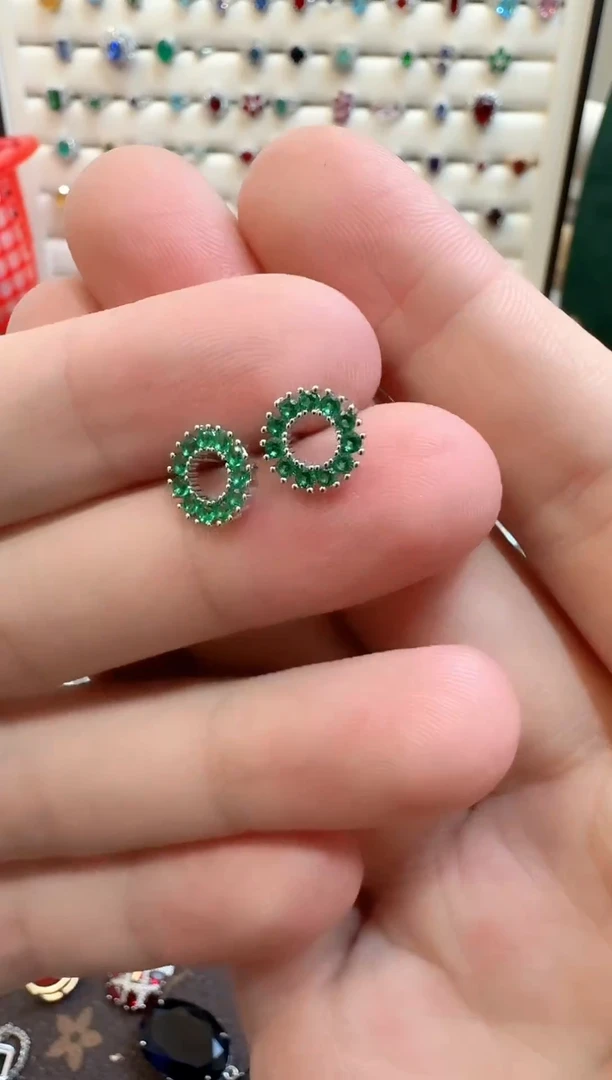 未镶嵌耳饰祖母绿祖母绿耳饰