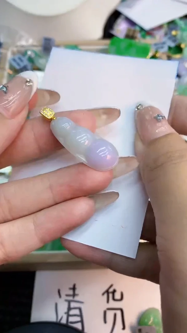 翡翠未镶嵌吊坠(不含链)1