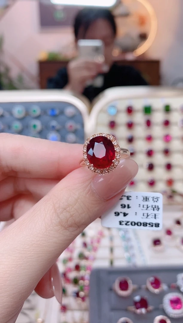 18K金镶嵌碧玺戒指碧玺4.6CT