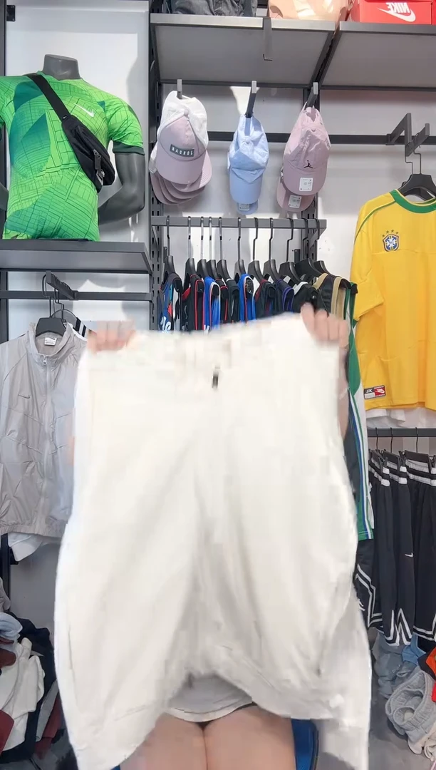 1602编码 耐克卫衣服饰过款为准 尺码XL