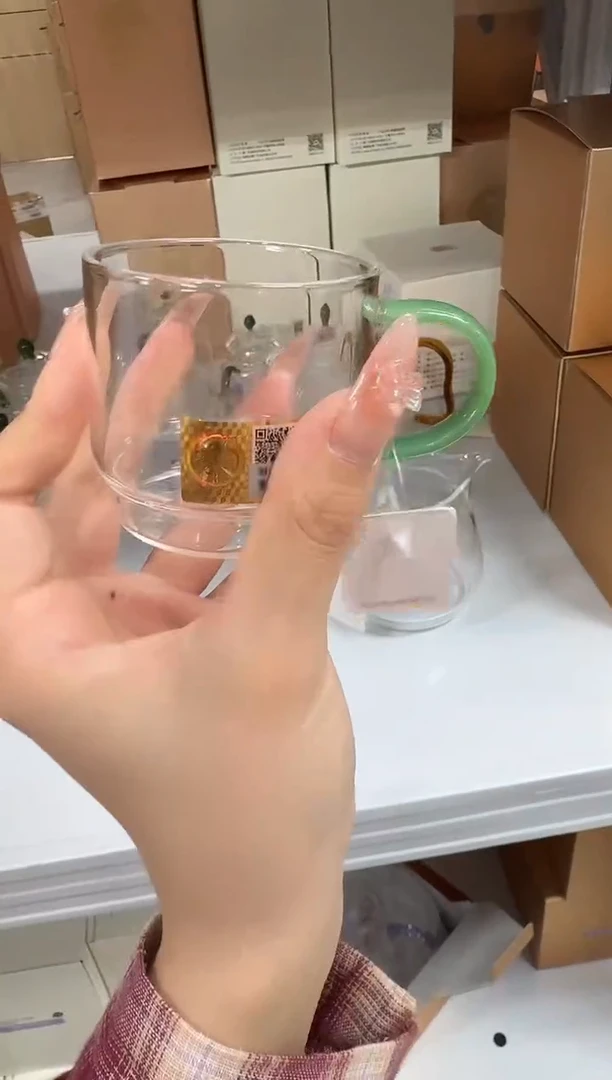 @@禾器晶彩逸杯翡翠玉