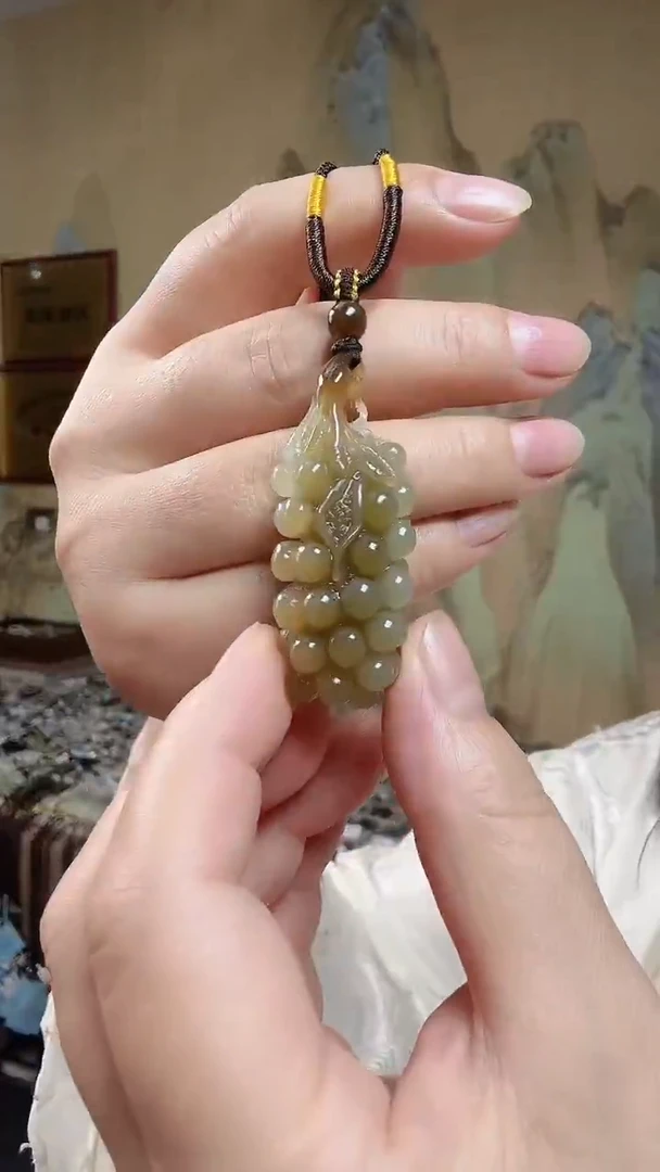 颈饰未镶嵌和田玉.