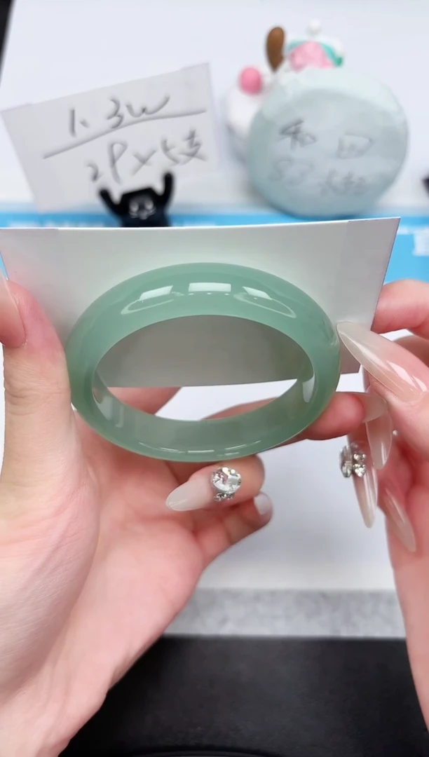 石英质玉手镯未镶嵌258-56