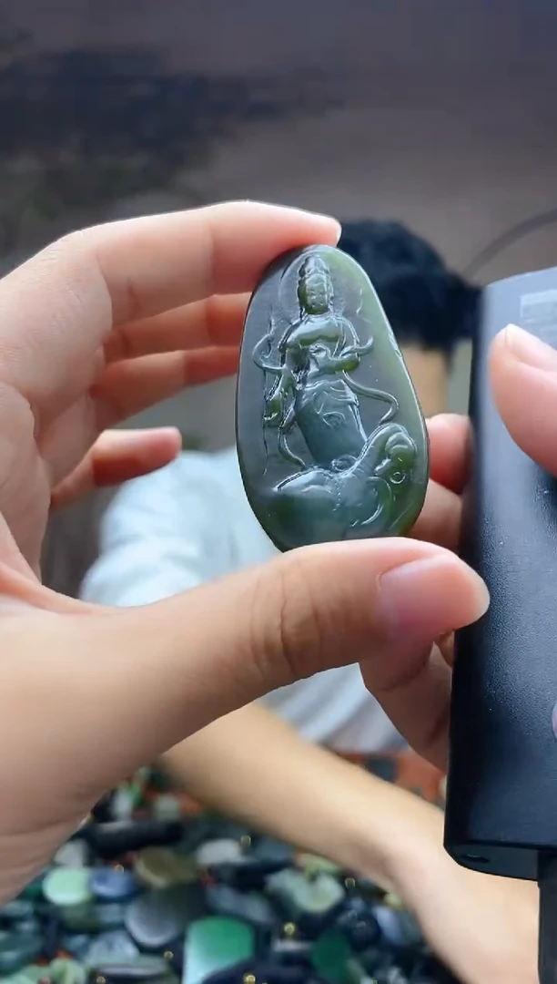 颈饰未镶嵌和田玉1
