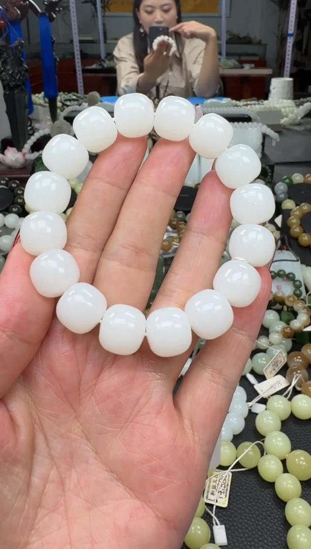 未镶嵌手串和田玉俄白玉卡14